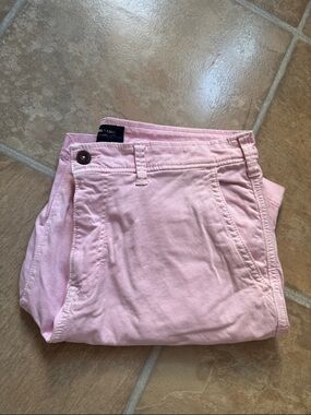 Classic American Eagle Extreme Flex Light Pink Casual Men's Shorts - size 35